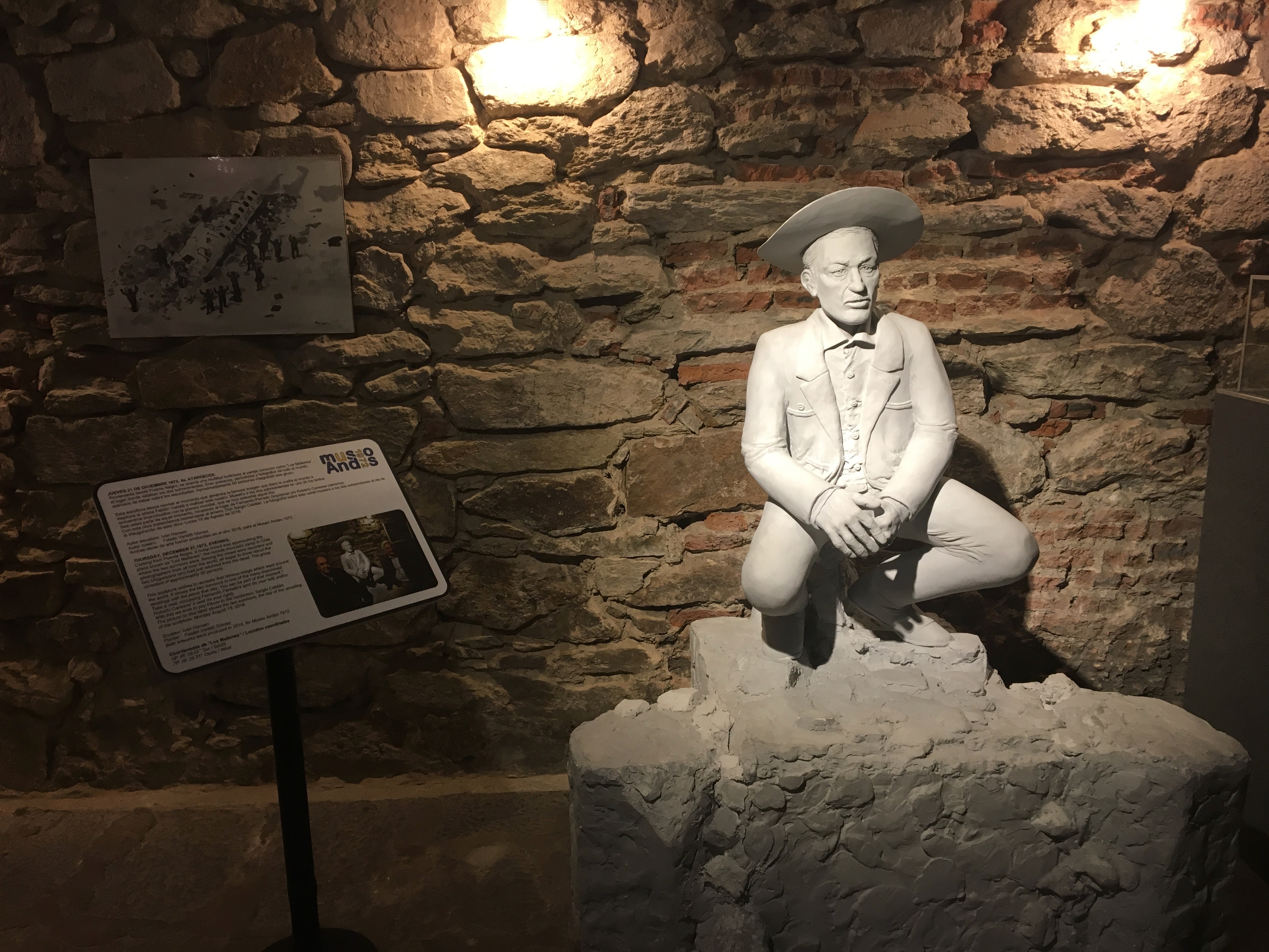 A statue in the Museo Andes 72.